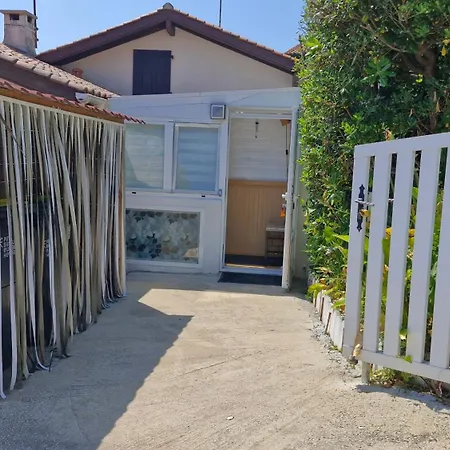 Вилла Jolie Maison Cosy Avec Terrasse 600m Сен-Жан-де-Люз